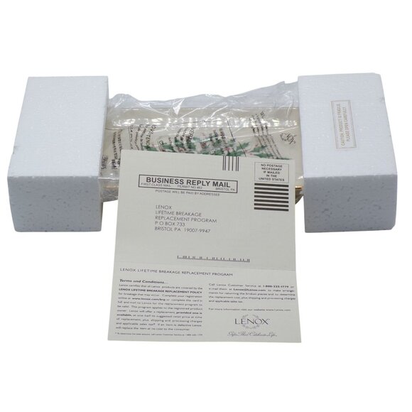 Lenox Dimension Tidbit Tray Pierced Handles Holly Berry Gold Trim 12.25" NIB - Picture 5 of 7